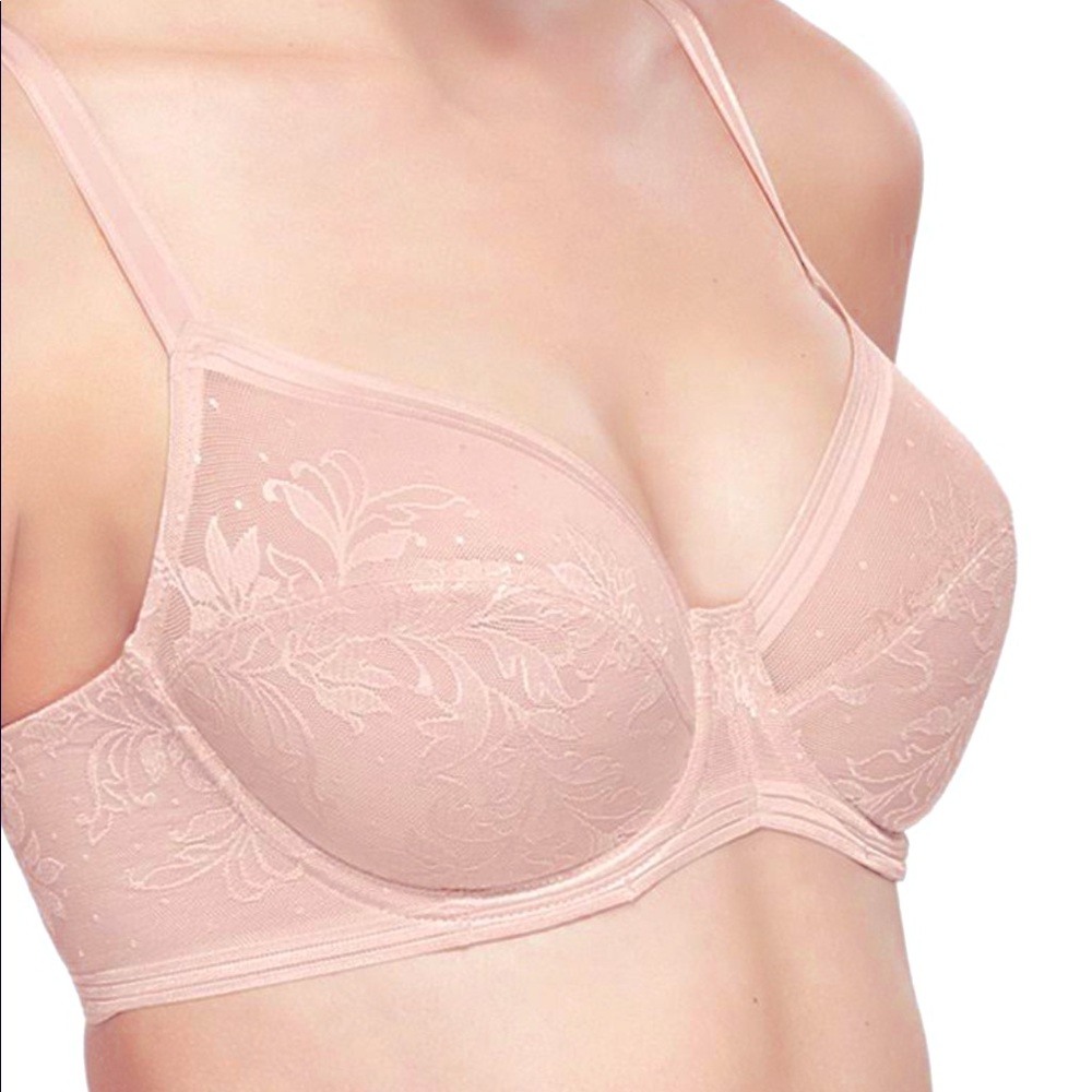 Pink lace bra/Lingerie | wacoal